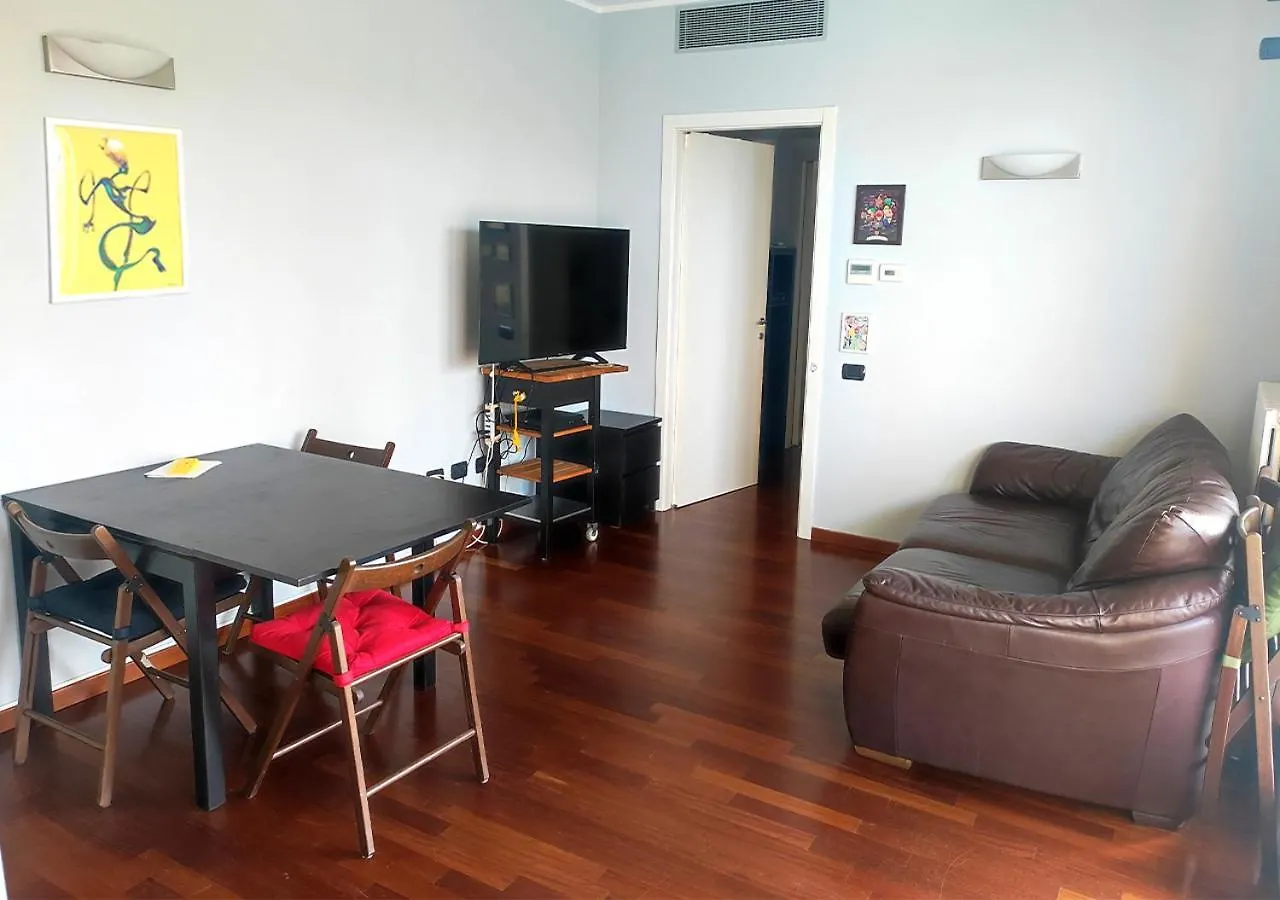 A Casa Di Luca Apartment Milan Italy